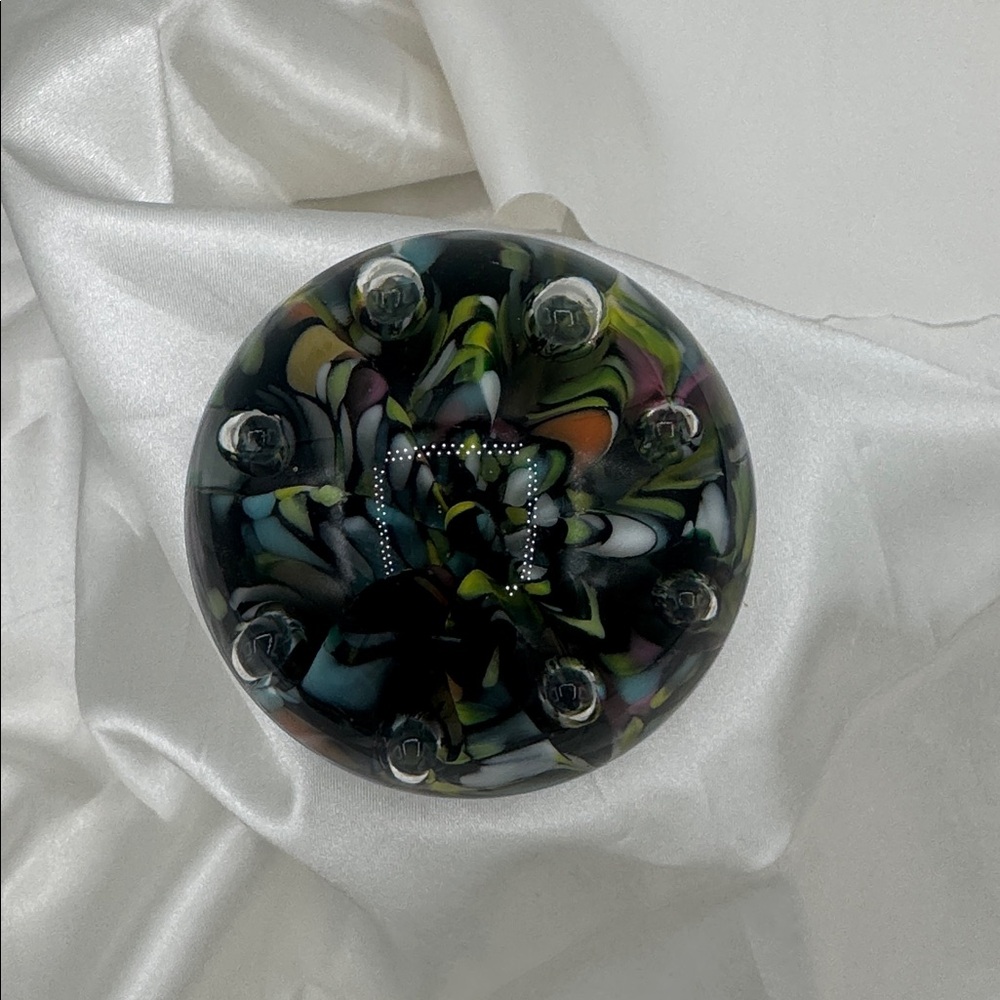 Maude and Bob St. Claire 1978 Art Glass Paperweight.